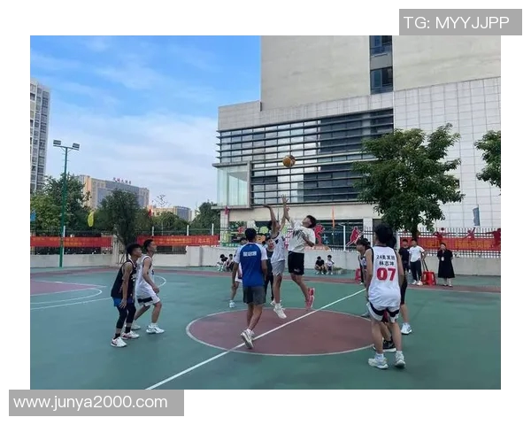 对话杨芳：回顾篮球生涯的辉煌与挑战，展望未来的无限可能