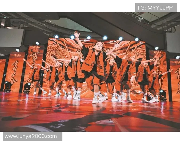 南京街舞队战术揭秘：街舞巨献背后的故事与技巧分析