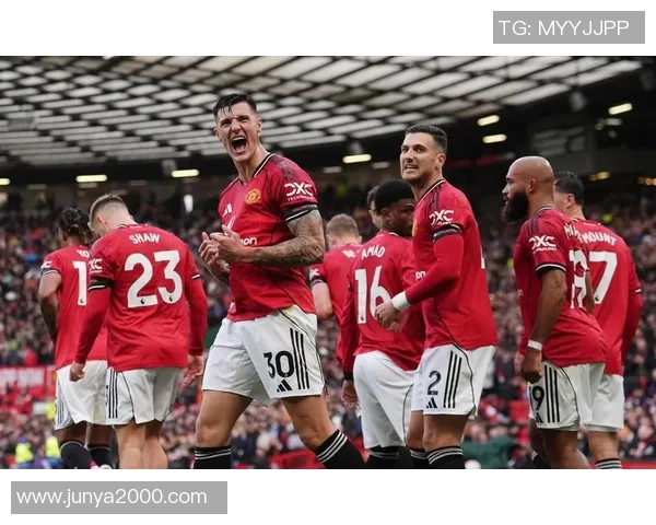 利物浦与曼联对决全景分析PP体育为您带来精彩赛事直播与评论 利物浦与曼联对决全景分析PP体育为您带来精彩赛事直播与评论