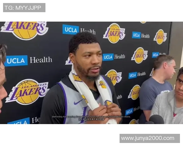 马库斯斯马特在NBA赛场上的传奇之路与不屈精神解析