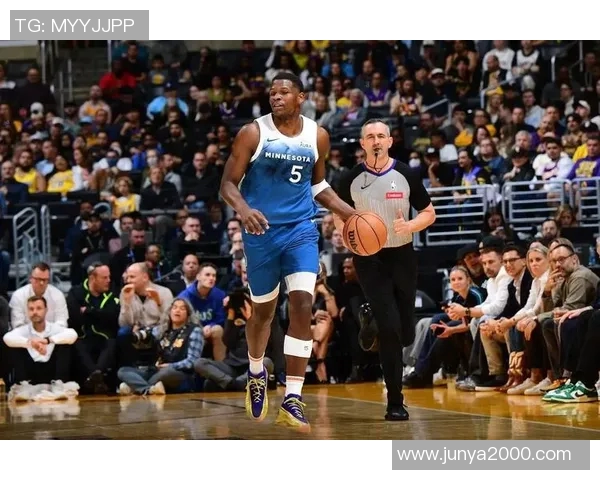 高诗岩：从年轻篮球新星到职业生涯的璀璨之路探索与成长