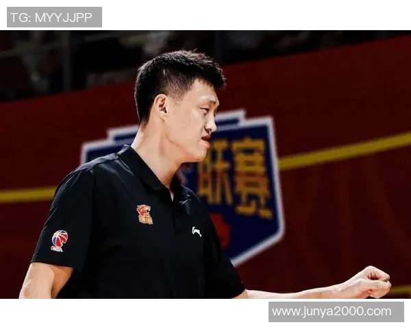 周鹏：从篮球场上的拼搏者到社会公益的引领者的精彩人生旅程