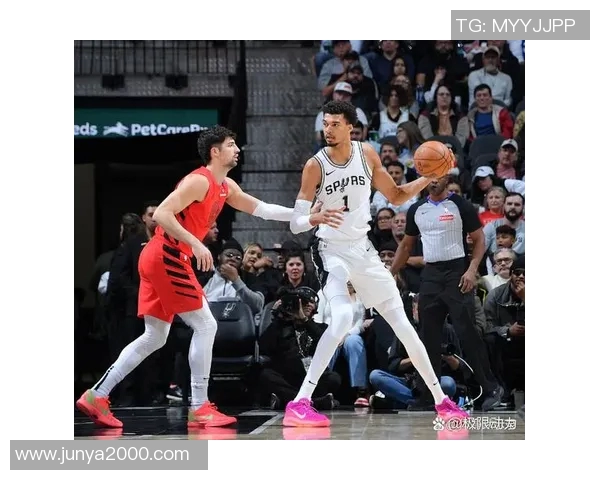 马刺与魔术激战12月20日NBA赛场精彩对决值得期待 马刺与魔术激战12月20日NBA赛场精彩对决值得期待