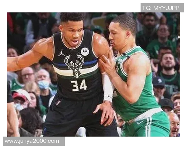 雄鹿与猛龙激战正酣黑白直播带你领略精彩瞬间